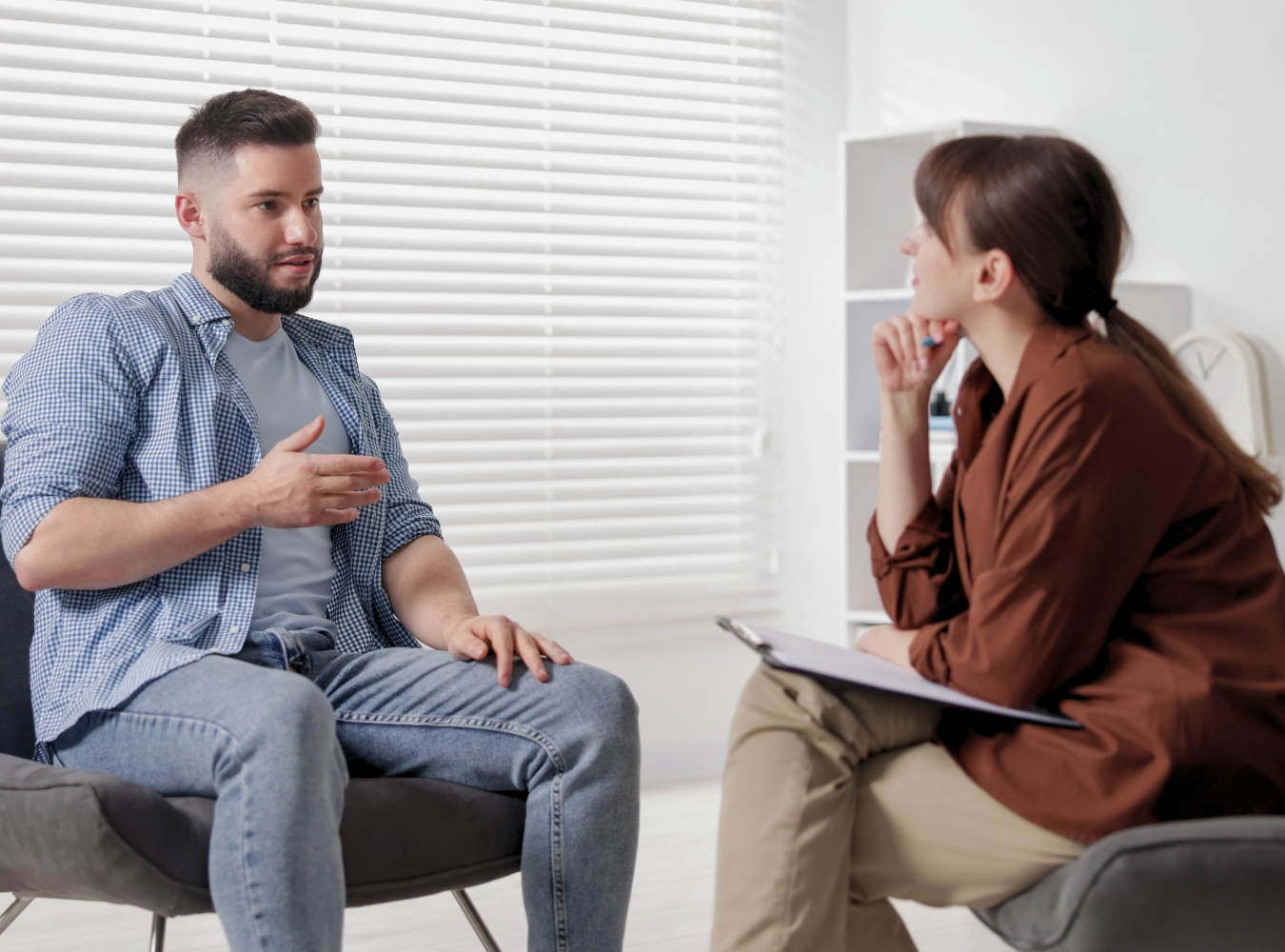 Estrategia de SEO y marketing corporativo para clínicas de salud mental y psiquiatría
